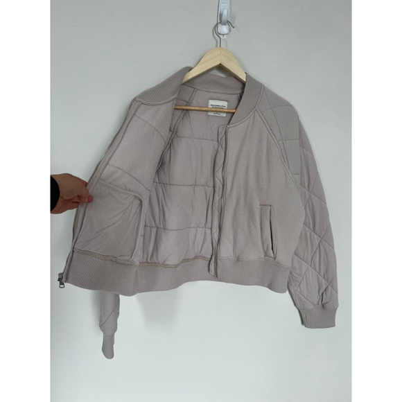 Abercrombie & Fitch Quilted Bomber Jacket Soft AF Casual Layer Cozy Warm Cropped - Picture 6 of 8
